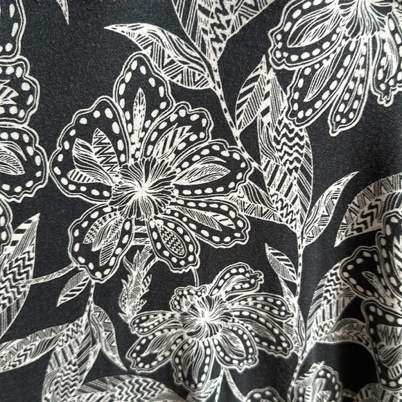 LOFT Gray/White Midi Dress with open back- Size Medium - Picture 4 of 4